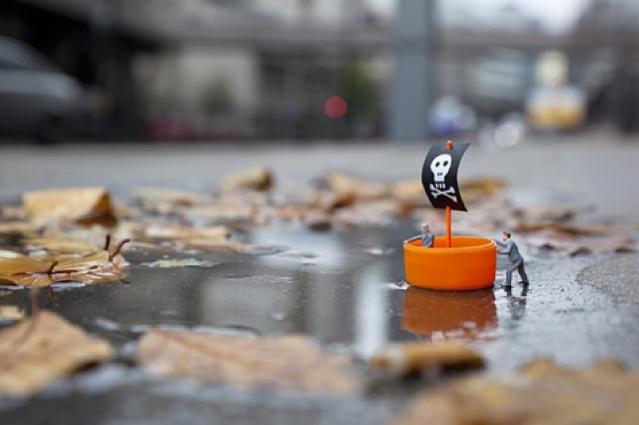 30-Best-Miniature-Street-Art-By-Slinkachu27.jpg