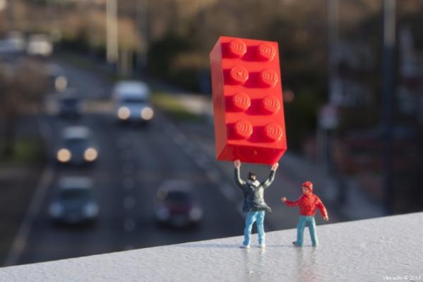 30-Best-Miniature-Street-Art-By-Slinkachu23.jpg