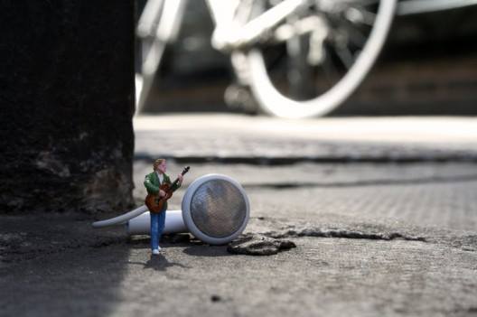 30-Best-Miniature-Street-Art-By-Slinkachu12.jpg